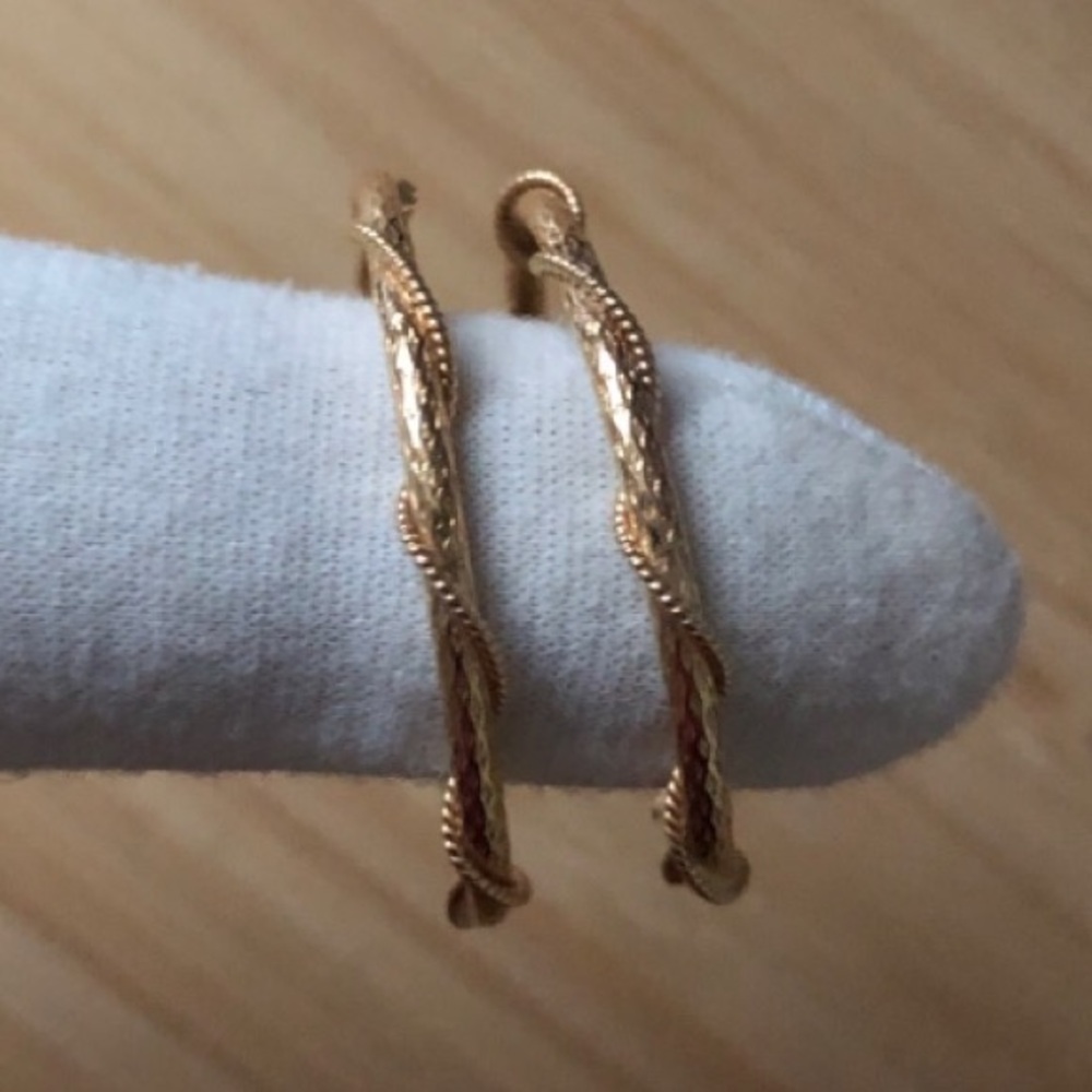 Italian Hoop Earrings, 18K Yellow Gold - Picture 9 of 14